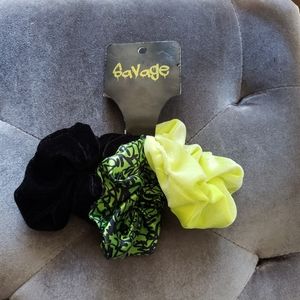hot topic savage graffiti scrunchie set